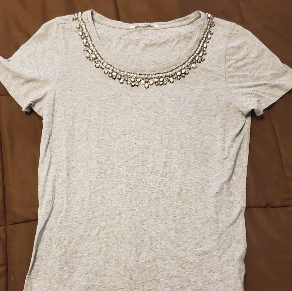 Gray t-shirt with beaded detail